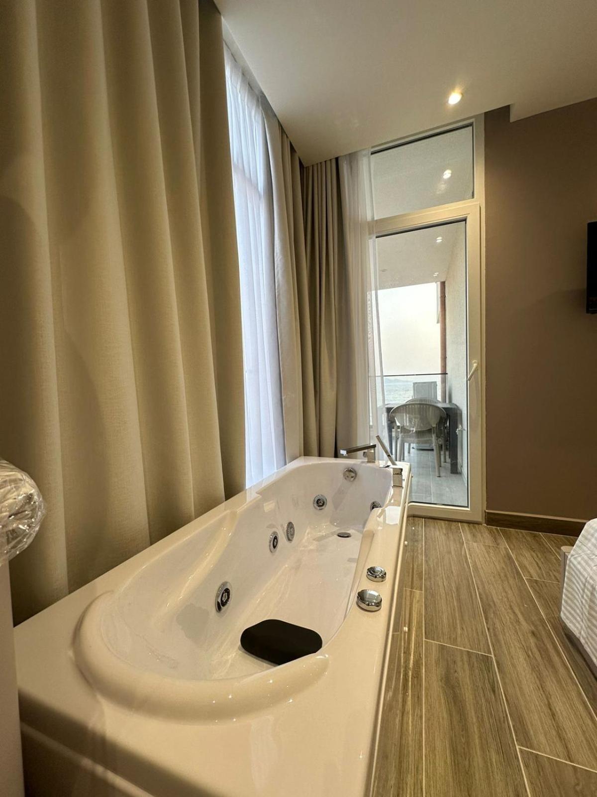Oni Rooms Saranda Εξωτερικό φωτογραφία